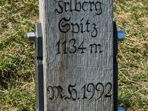 Irlbergspitz Gipfelkreuz.jpg