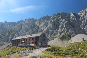 Lamsenjochhütte.JPG