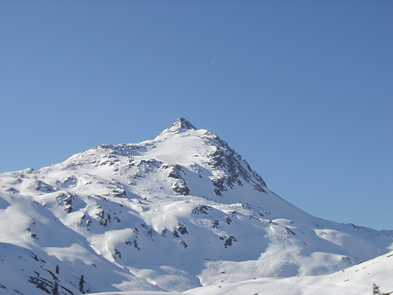 Wenige Minuten nach der Bamberger Hütte hat man diesen schönen Ausblick auf den Tristkopf - ebenfalls ein beliebtes Skitourenziel